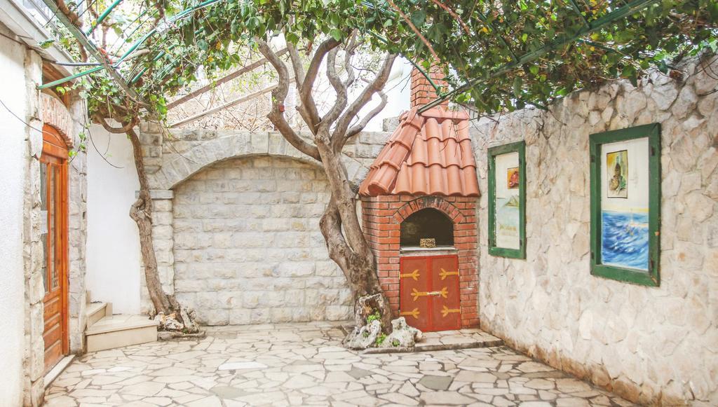 Apartment Romic Omis Exterior photo