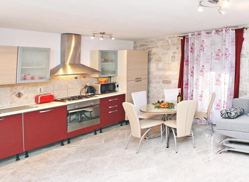 Apartment Romic Omis Exterior photo