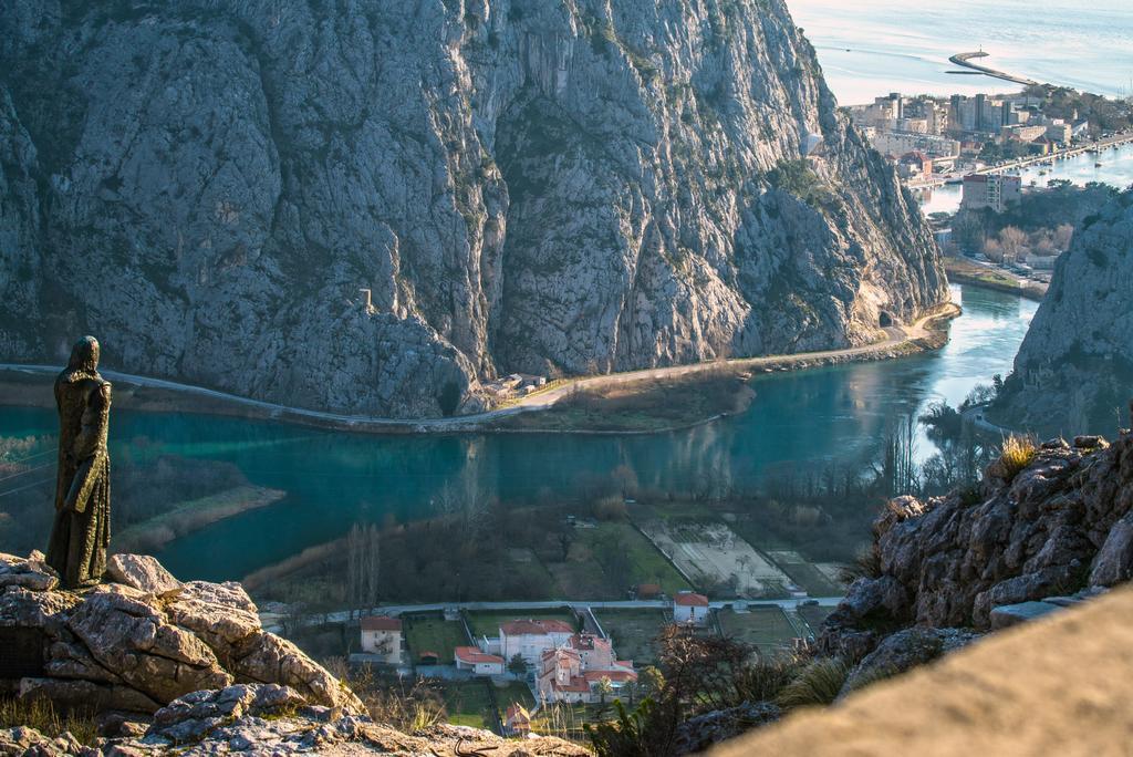 Apartment Romic Omis Exterior photo